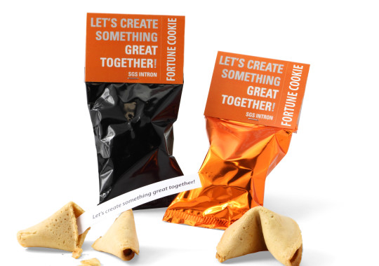Fortune Cookie with carton topcard